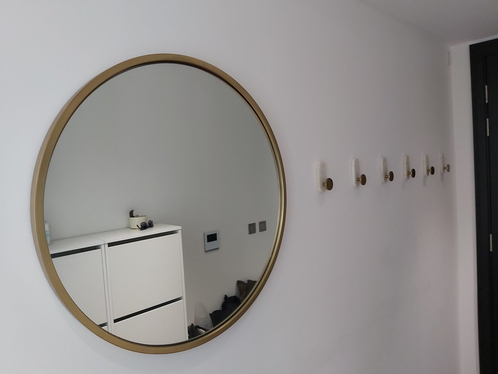 Bamboo-Mirror-Mounting